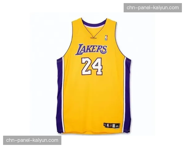 球星签名卡和球衣在收藏品市场交易价格持续上涨