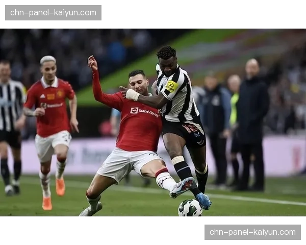 战术复盘:曼联防线前压酿苦果,对手三次通过简单长传完成高效转换 战术复盘:曼联防线前压酿苦果,对手三次通过简单长传完成高效转换